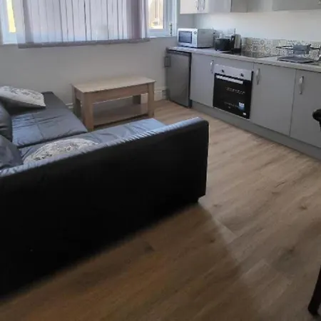 Escape, 2 Bedrooms * Bristol