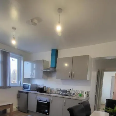 Escape, 2 Bedrooms Apartman Bristol