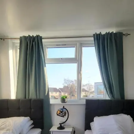 Apartment Escape, 2 Bedrooms Bristol
